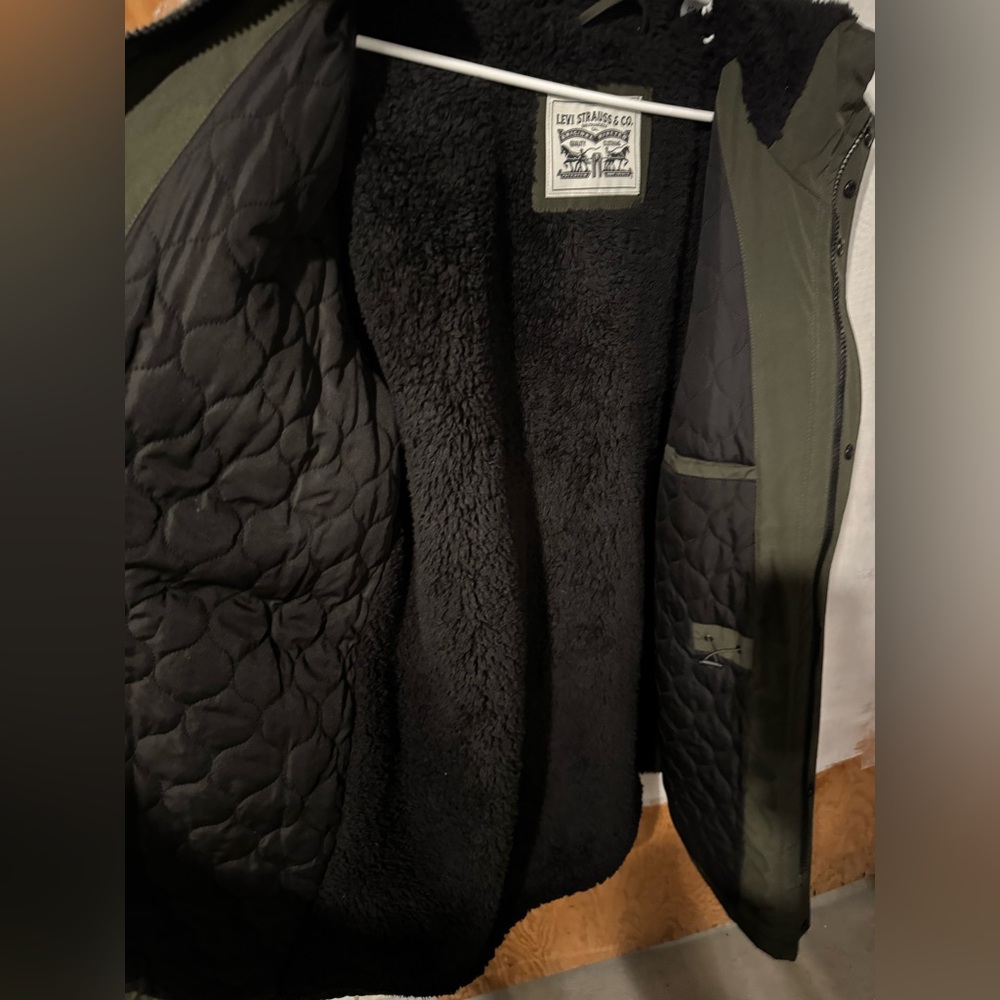 Levi's Men's Olive Hooded Field Jacket - Picture 5 of 6